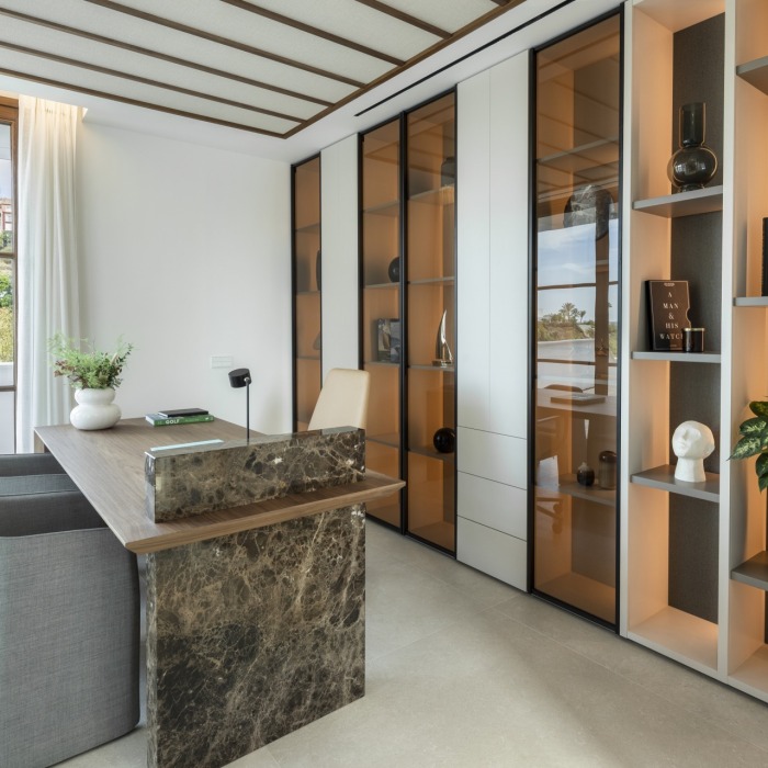 Modern 5 Bedroom Villa in El Herrojo in La Quinta, Benahavis | Image 8