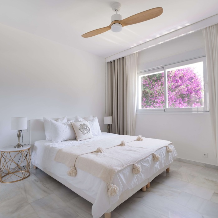 Charming 5 Bedroom Beachfront Villa in Marbesa in Marbella East | Image 5