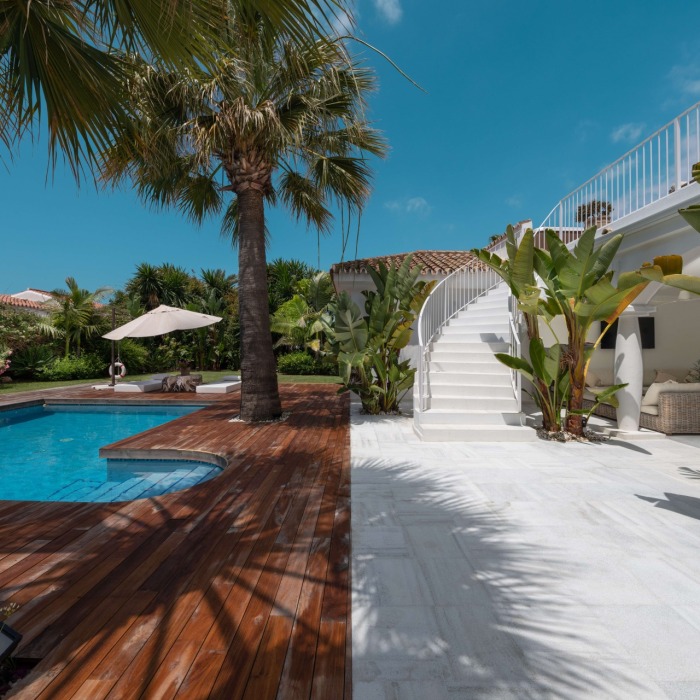 Charming 5 Bedroom Beachfront Villa in Marbesa in Marbella East | Image 9