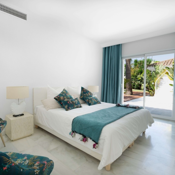 Charming 5 Bedroom Beachfront Villa in Marbesa in Marbella East | Image 8