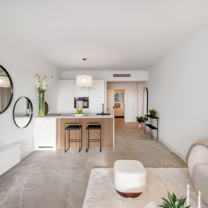 Modern 3 Bedroom Apartment in La Quinta, Benahavis | Image 1