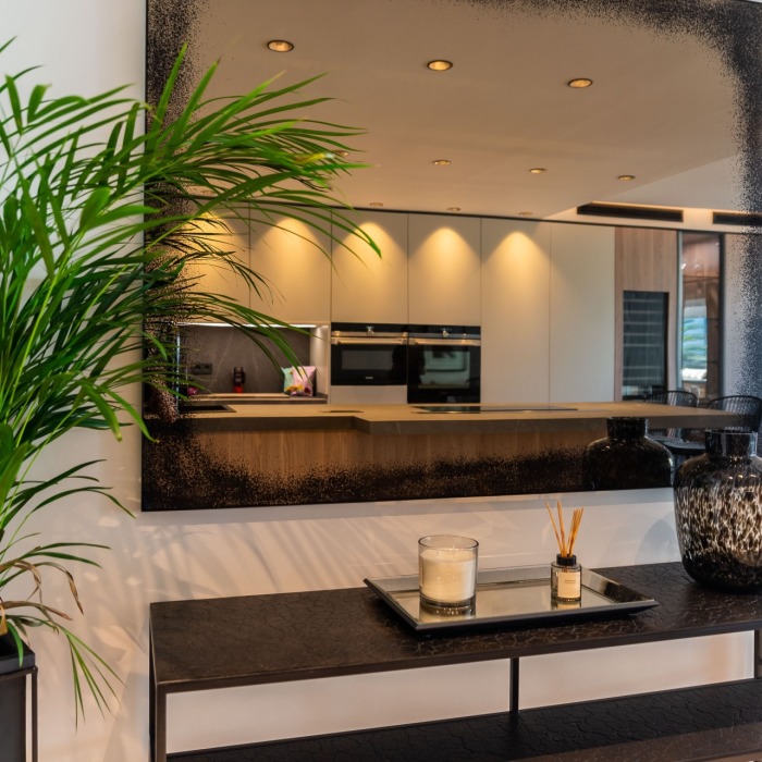 Modern 3 Bedroom Sea View Apartment in Lomas de Marbella Club | Image 8