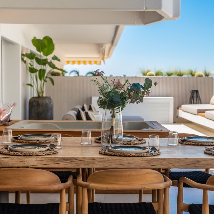 Modern 3 Bedroom Sea View Apartment in Lomas de Marbella Club | Image 7