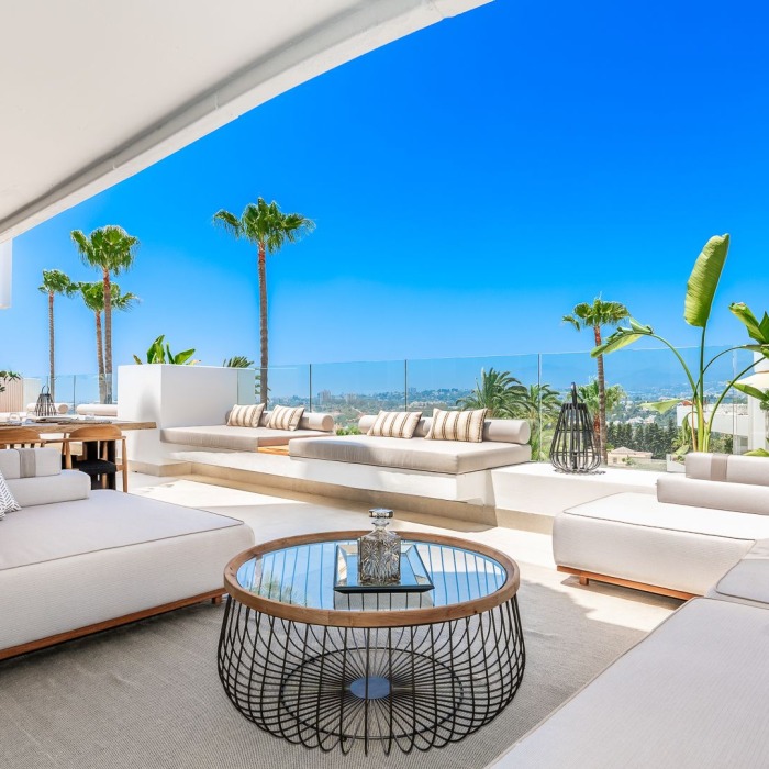 Moderno Apartamento de 3 Dormitorios con vistas al Mar en Lomas de Marbella Club | Image 5