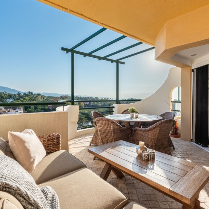 Apartment for sale in Senorio de Aloha in Nueva Andalucia, Marbella Spain15