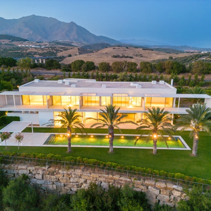 Villa en Première Ligne de Golf de 5 Chambres avec vue mer au Finca Cortesin, Casares | Image 2