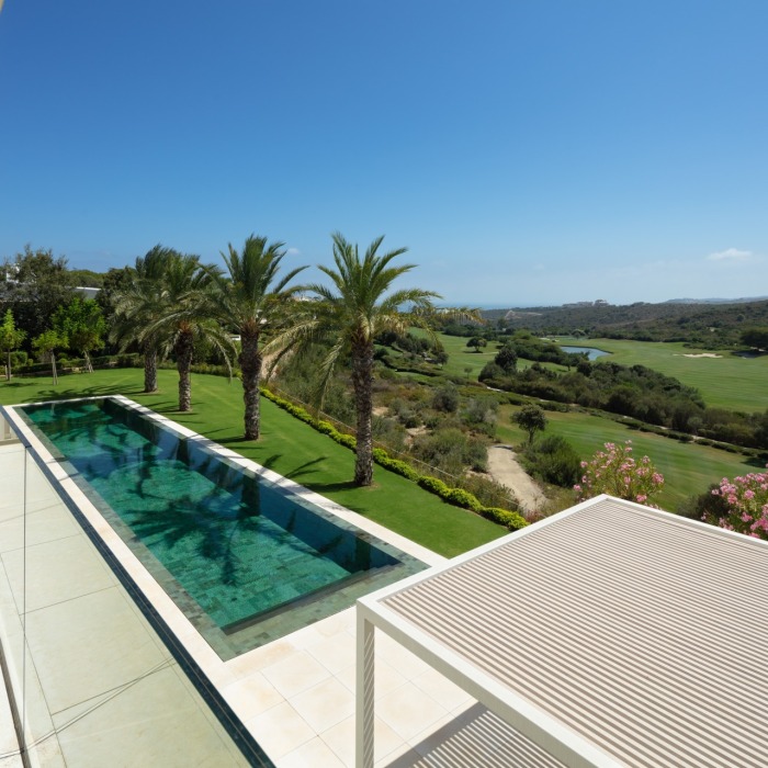 Villa en Première Ligne de Golf de 5 Chambres avec vue mer au Finca Cortesin, Casares | Image 24
