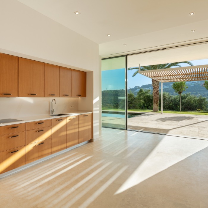 Moderna Villa de 5 Dormitorios en Primera Línea de Golf en Finca Cortesin en Casares | Image 13