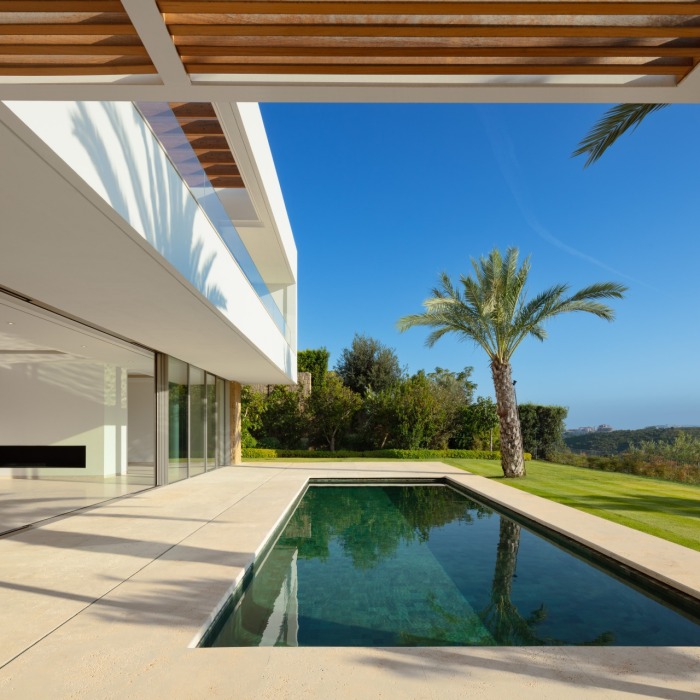 Villa Moderne de 5 Chambres en Premiere Ligne de Golf à Finca Cortesin à Casares | Image 11