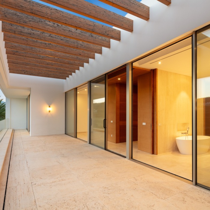 Villa Moderne de 5 Chambres en Premiere Ligne de Golf à Finca Cortesin à Casares | Image 8