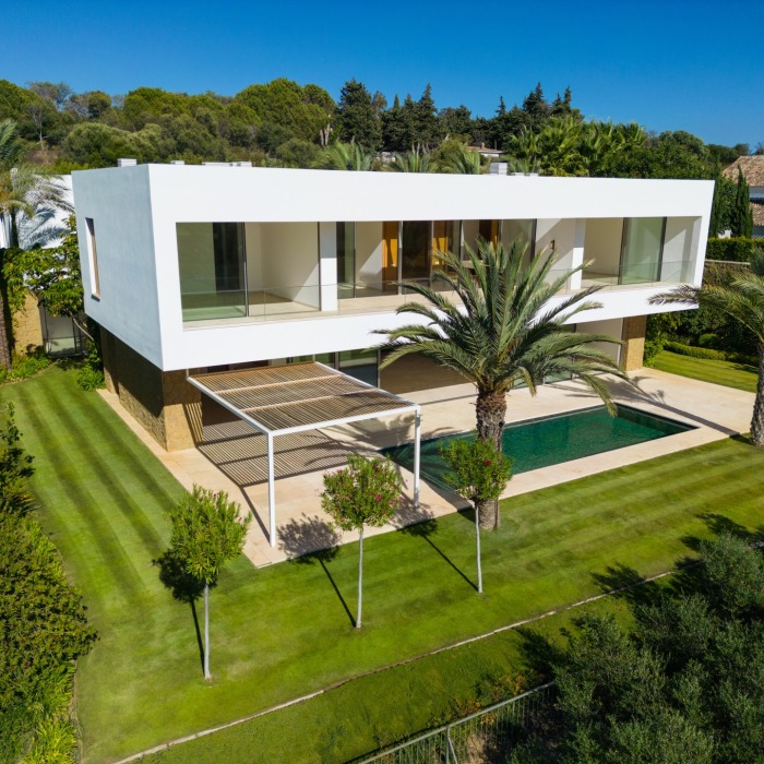 Moderna Villa de 5 Dormitorios en Primera Línea de Golf en Finca Cortesin en Casares | Image 3