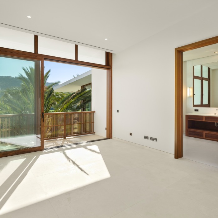 Luxury 6 Bedroom Frontline Golf Villa at Finca Cortesin, Casares | Image 12