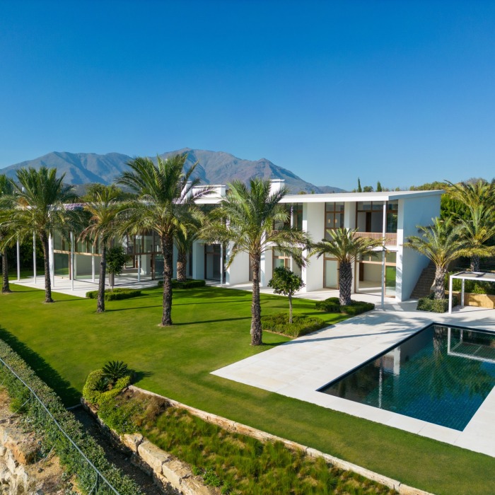 Villa de Luxe en Premiere Ligne de Golf de 6 Chambres au Finca Cortesin, Casares | Image 1