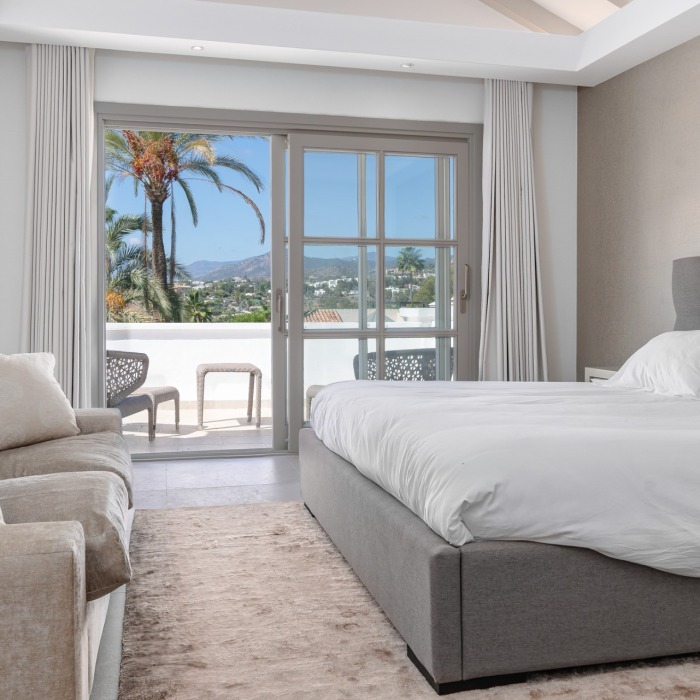 Luxurious 6 Bedroom Villa in Los Naranjos, Nueva Andalucia | Image 48