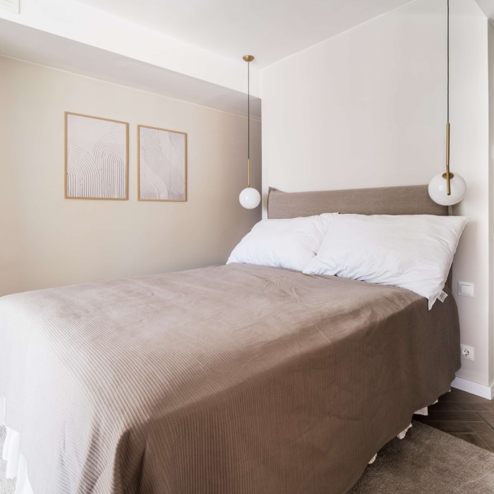 Modern 3 Bedroom Apartment in La Cerquilla, Nueva Andalucia | Image 9