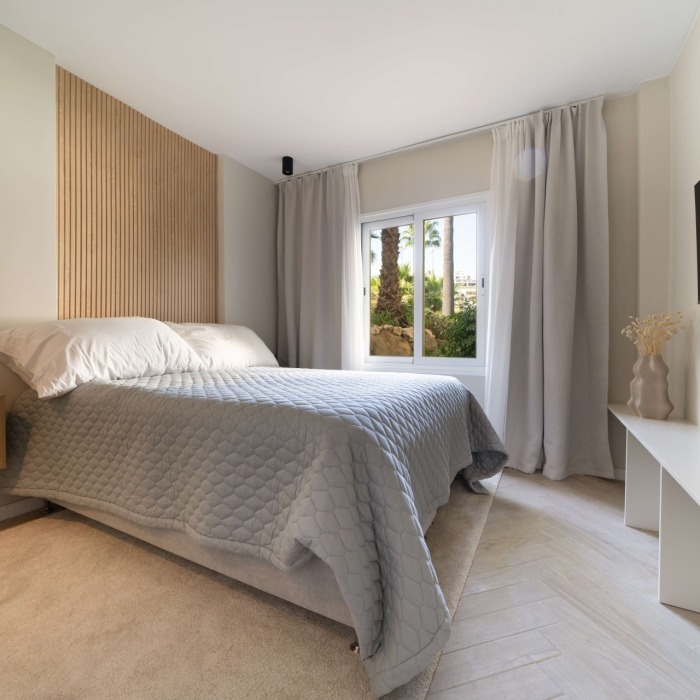 Modern 3 Bedroom Apartment in La Cerquilla, Nueva Andalucia | Image 4