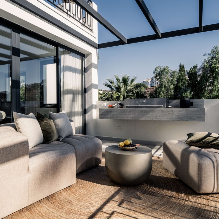 Modern 5 Bedroom Villa in Nueva Andalucia | Image 27