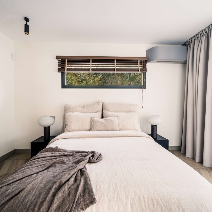 Modern 5 Bedroom Villa in Nueva Andalucia | Image 32