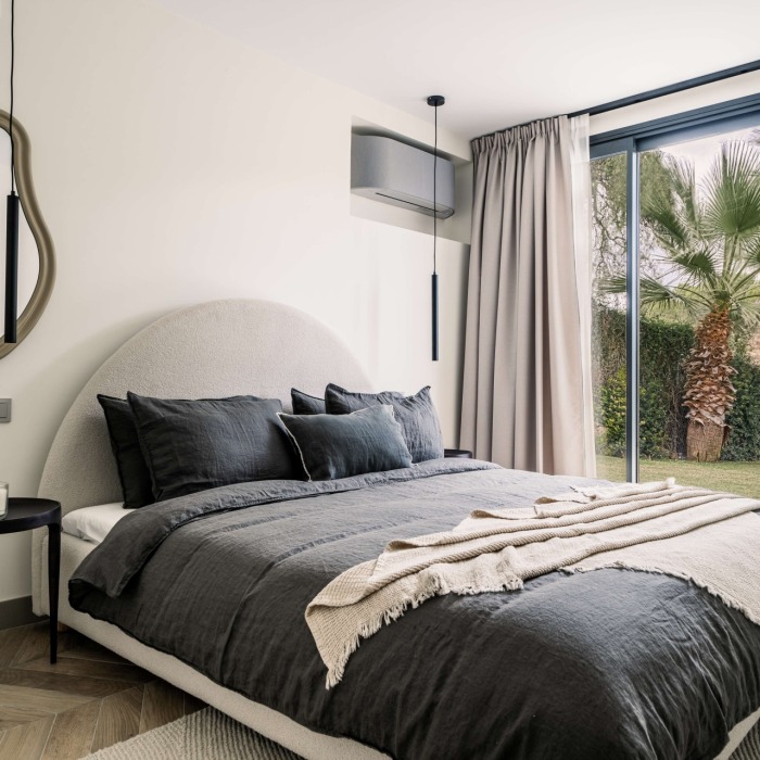 Modern 5 Bedroom Villa in Nueva Andalucia | Image 39