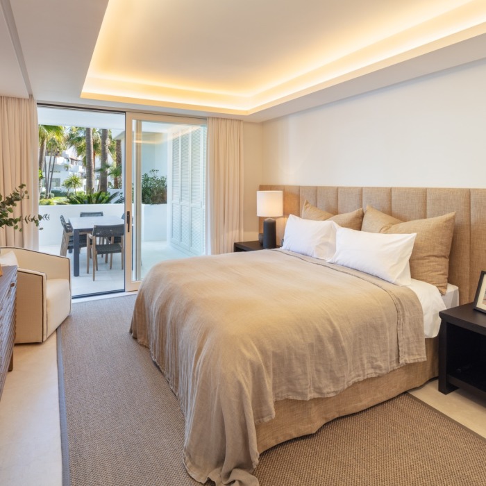 Moderno Apartamento de 3 Dormitorios en Puente Romano en Marbella | Image 14