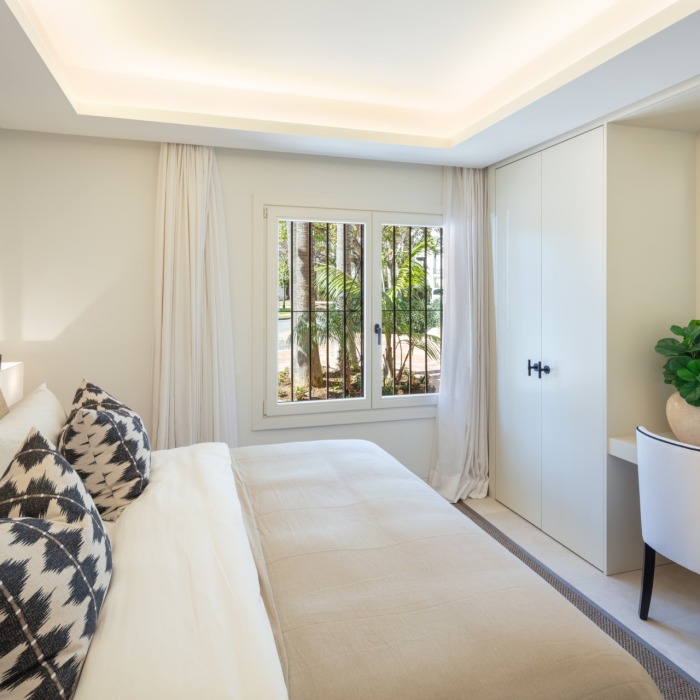Modern 3 Bedroom Apartment in Puente Romano in Marbella | Image 8