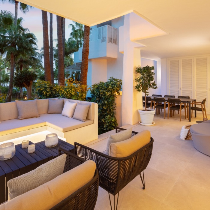 Moderno Apartamento de 3 Dormitorios en Puente Romano en Marbella | Image 2