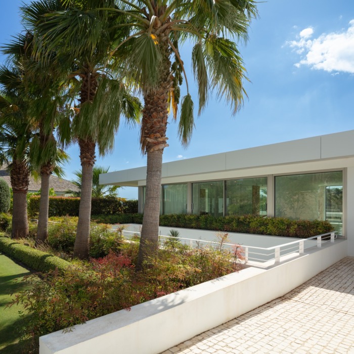 Moderna villa de 4 dormitorios en primera línea de golf en Finca Cortesin en Casares | Image 27