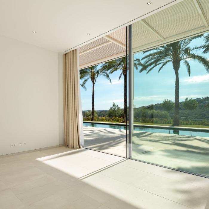 Moderna villa de 4 dormitorios en primera línea de golf en Finca Cortesin en Casares | Image 16