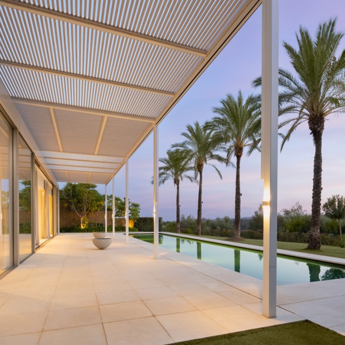 Moderna villa de 4 dormitorios en primera línea de golf en Finca Cortesin en Casares | Image 9