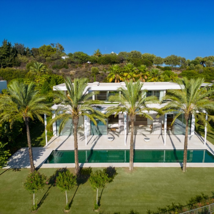 Moderna villa de 4 dormitorios en primera línea de golf en Finca Cortesin en Casares | Image 4