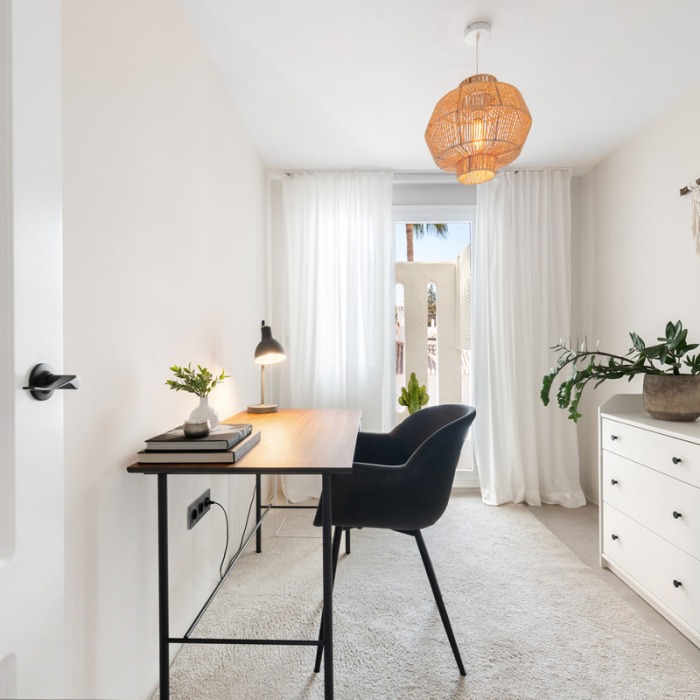 Modern 2 Bedroom Apartment in Los Naranjos in Nueva Andalucia | Image 7