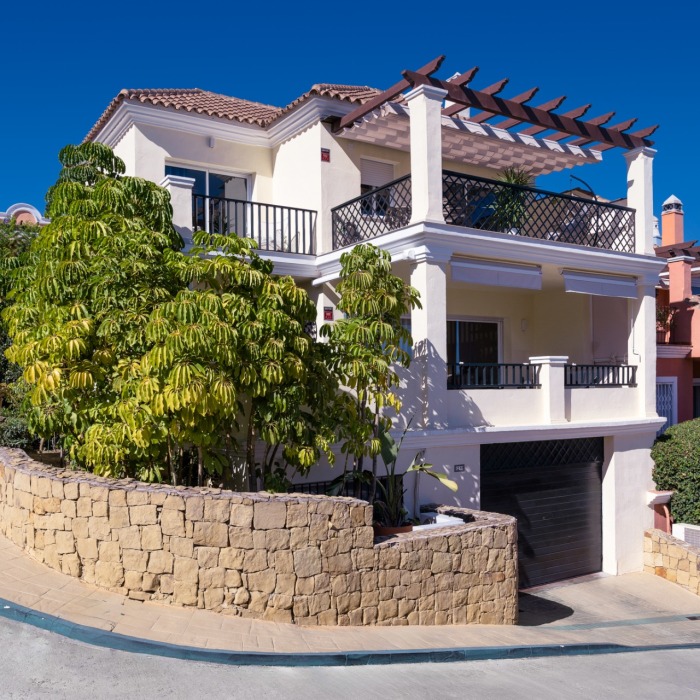 Modern townhouse for sale in Nueva Andalucia, Marbella3