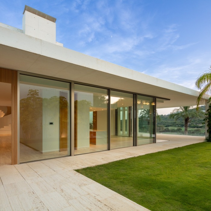 Modern 6 Bedroom Villa in Finca Cortesin, Casares | Image 11