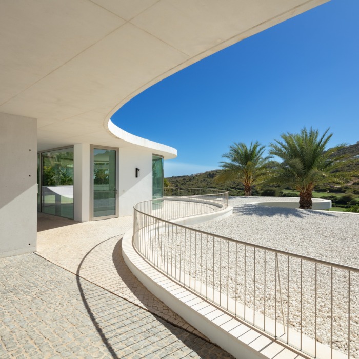 Villa Futuriste de 4 Chambres à Finca Cortesin, Casares | Image 17