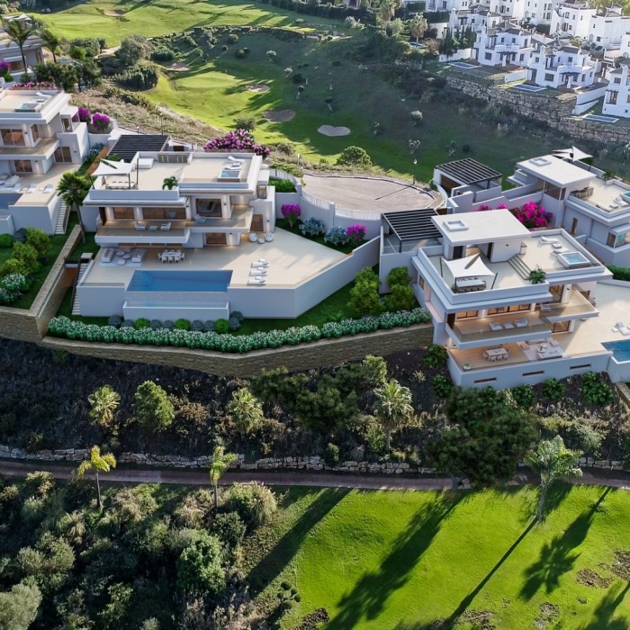 Newly Built 4 Bedroom Villa in La Resina Golf Estepona | Image 14