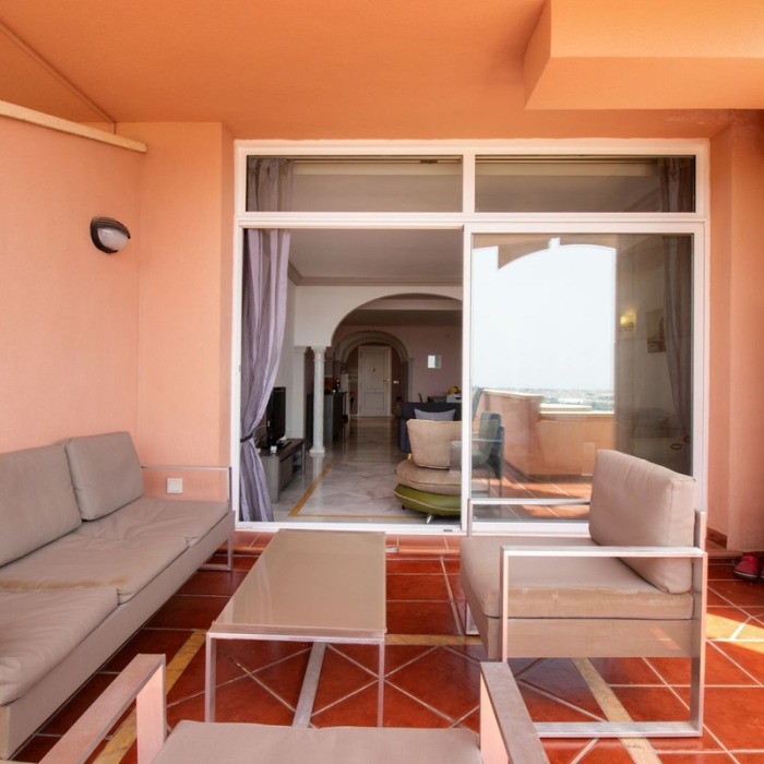 2 Bedroom Sea View Apartment in Magna Marbella in Nueva Andalucia | Image 15