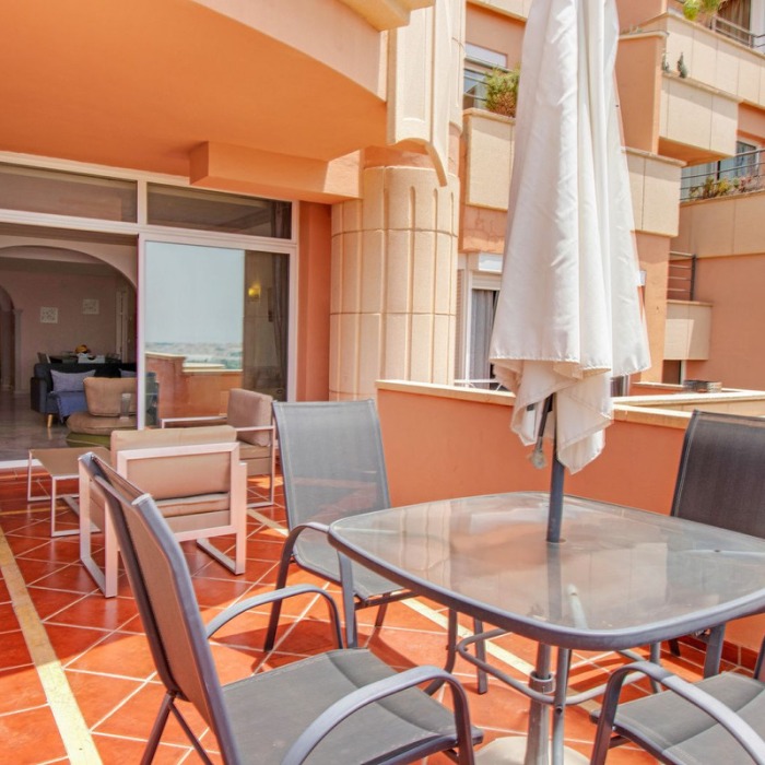 2 Bedroom Sea View Apartment in Magna Marbella in Nueva Andalucia | Image 19