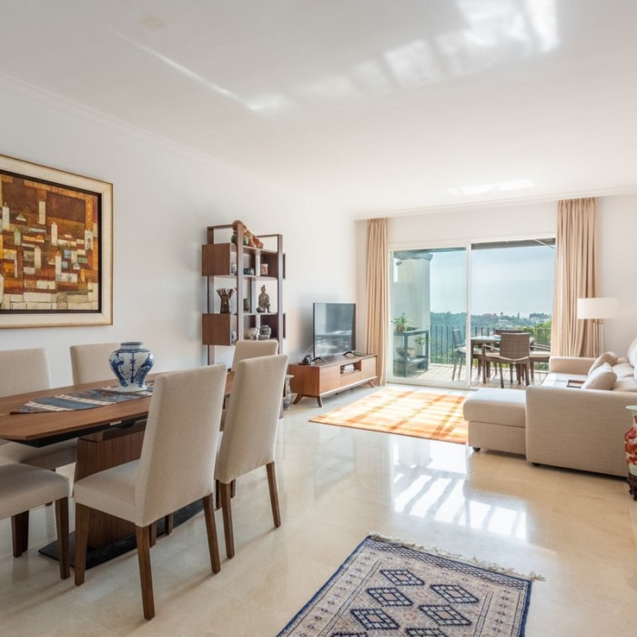 3 Bedroom Sea View Apartment in La Quinta Benahavis | Image 7