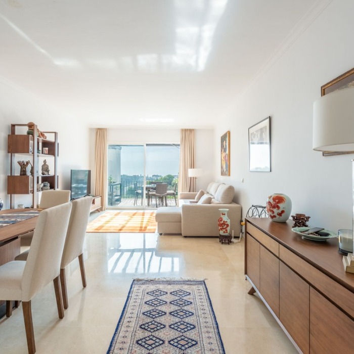 3 Bedroom Sea View Apartment in La Quinta Benahavis | Image 6