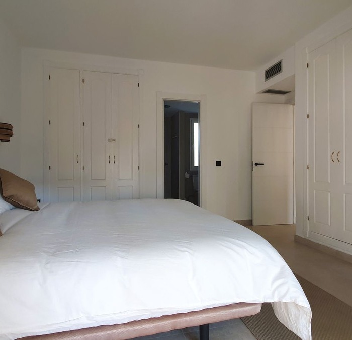 Modern 3 Bedroom Apartment in Los Narnjos de Marbella, Nueva Andalucia | Image 19
