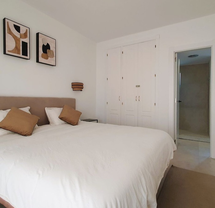 Modern 3 Bedroom Apartment in Los Narnjos de Marbella, Nueva Andalucia | Image 16
