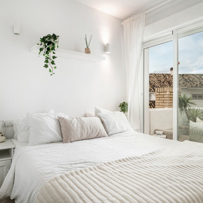 Luxury 3 Bedroom Apartment in Nueva Andalucia | Image 17