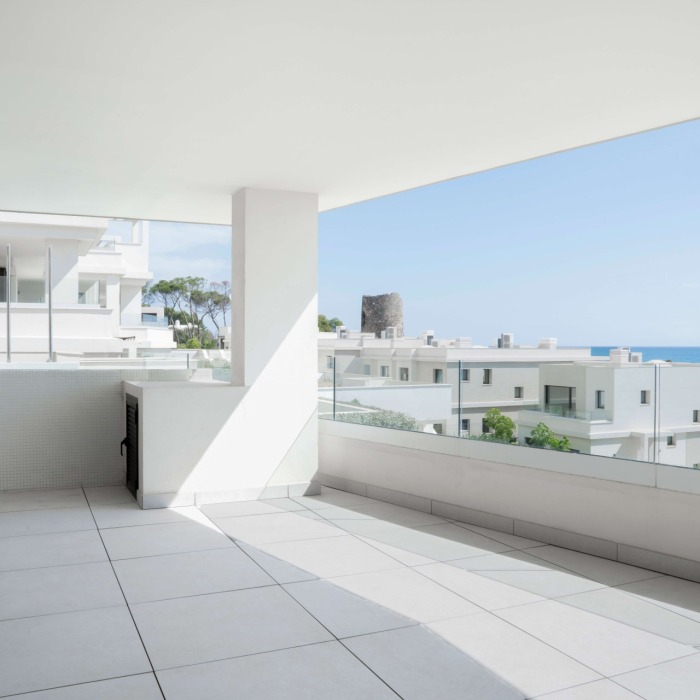 3 Bedroom Beachfront Apartment in Estepona | Image 18
