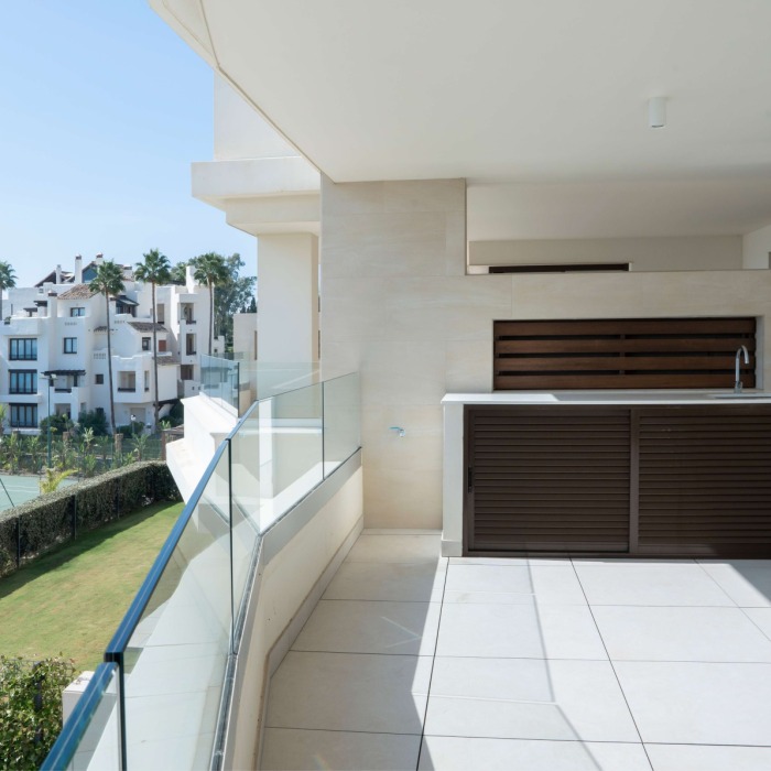 3 Bedroom Beachfront Apartment in Estepona | Image 5
