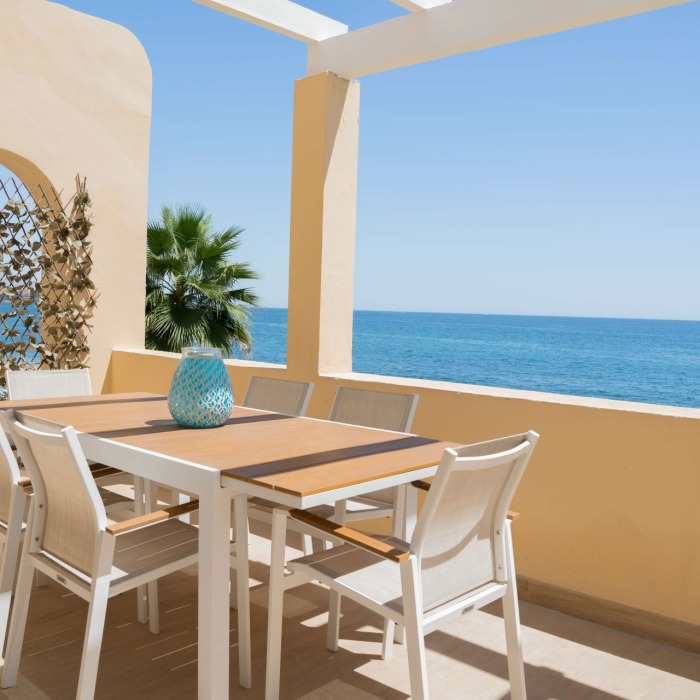 3 Bedroom Beach Front Apartment in Playa del Moral, Estepona | Image 8