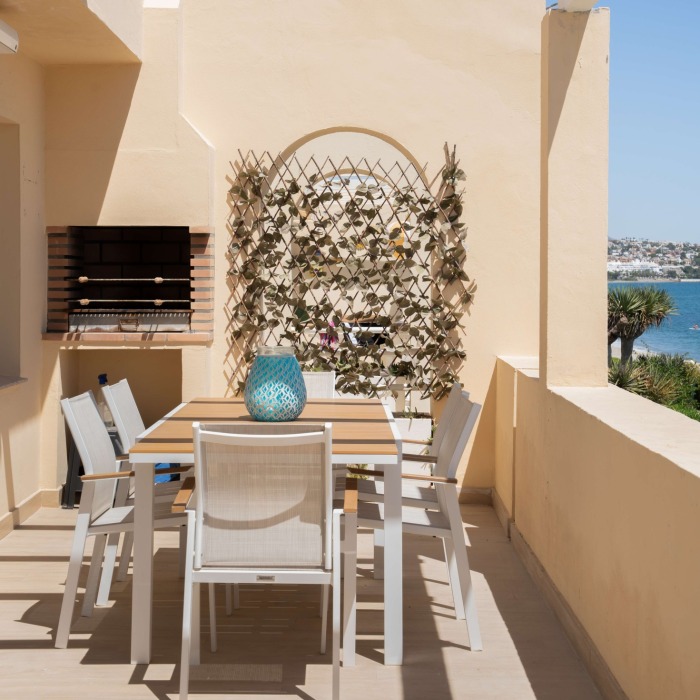 3 Bedroom Beach Front Apartment in Playa del Moral, Estepona | Image 11