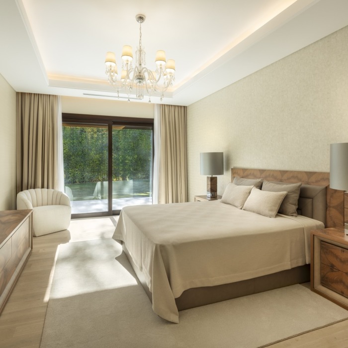 5 Bedroom Frontline Golf Villa in Nueva Andalucia | Image 20