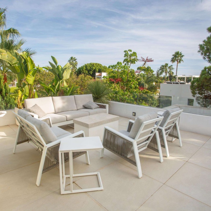 Modern 6 Bedroom Beach Side Villa on Marbella Golden Mile | Image 7