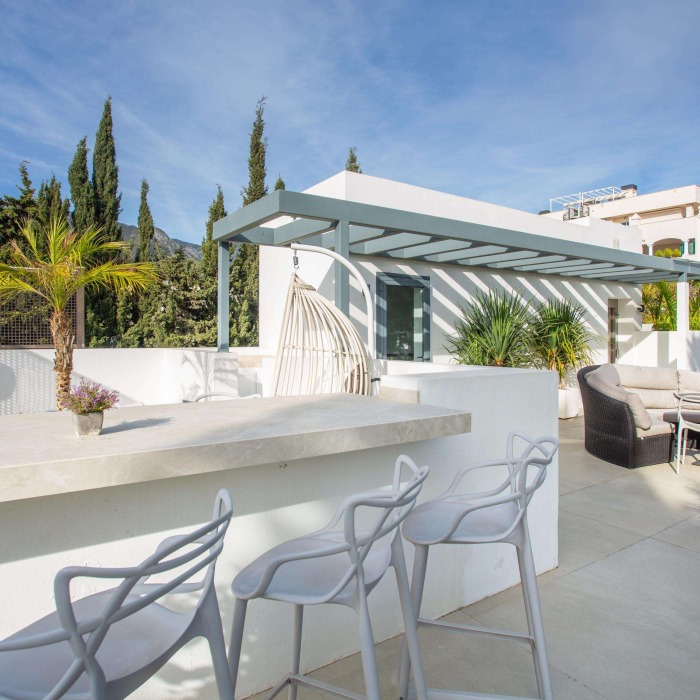 Villa Moderne de 6 Chambres proche de la Plage sur le Marbella Golden Mile | Image 6
