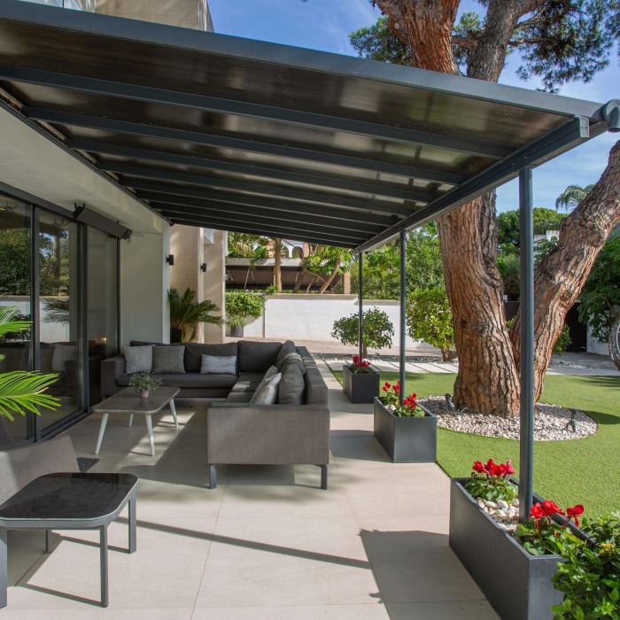 Modern 6 Bedroom Beach Side Villa on Marbella Golden Mile | Image 3